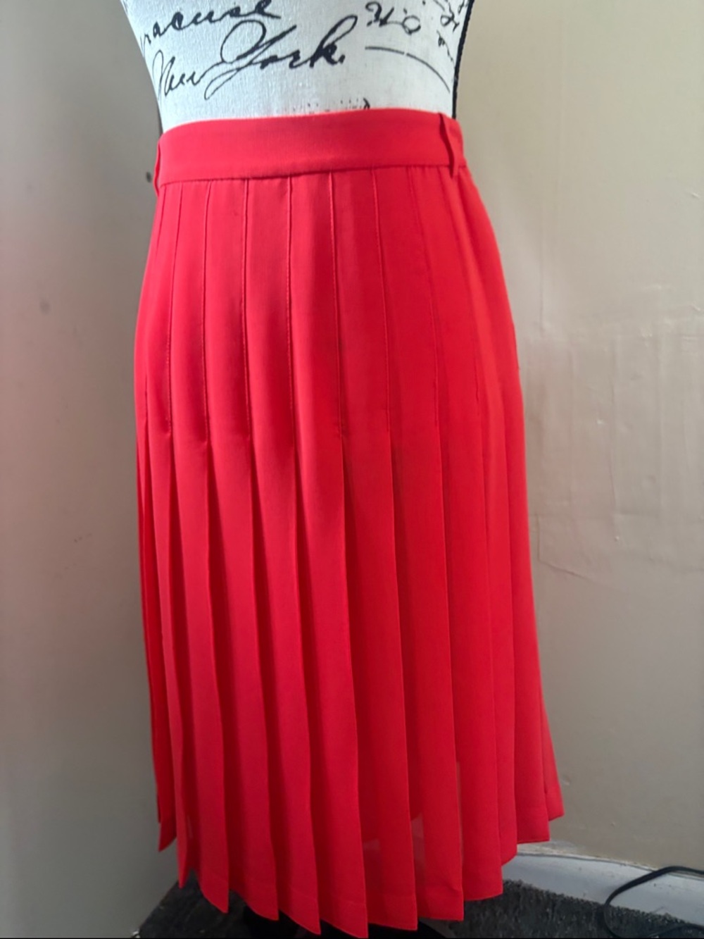 BCBGMaxAzria Red Pleated Midi Skirt